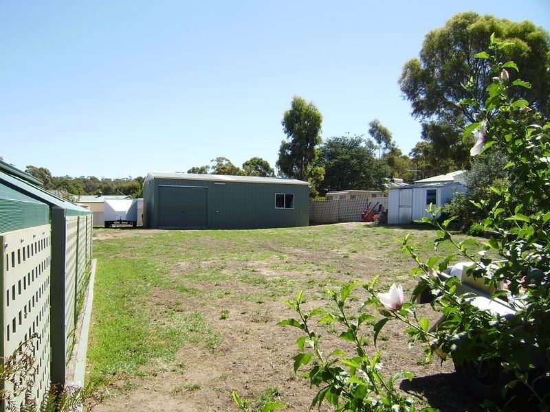 5 Anita Court, Kangaroo Flat VIC 3555