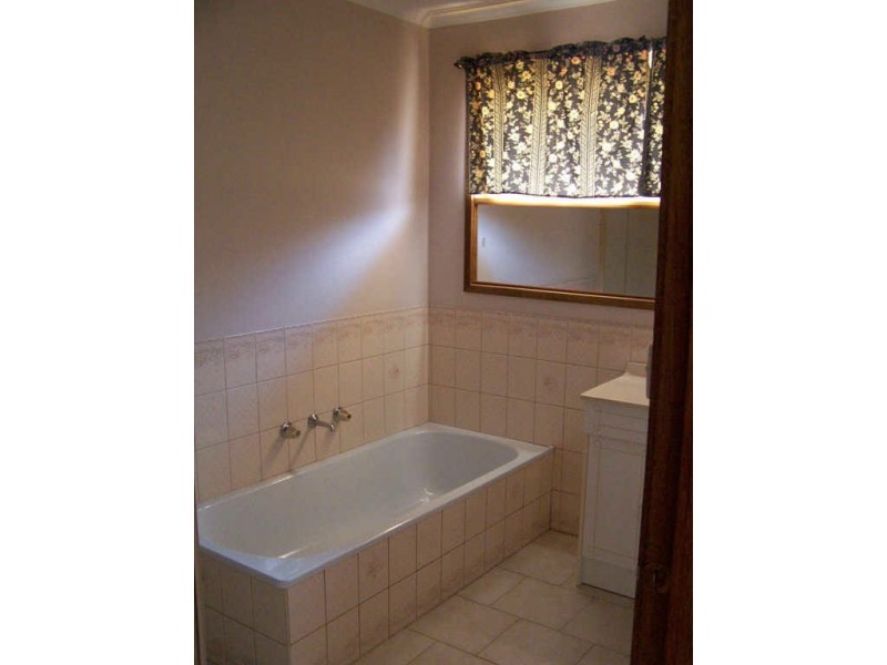 1/19 O’Dea Cres, Kangaroo Flat VIC 3555