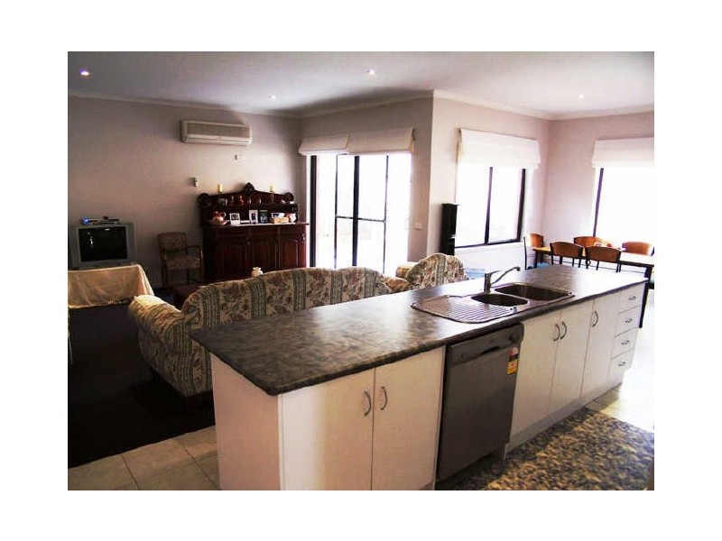 2/45 A Butcher Street, Strathdale VIC 3550
