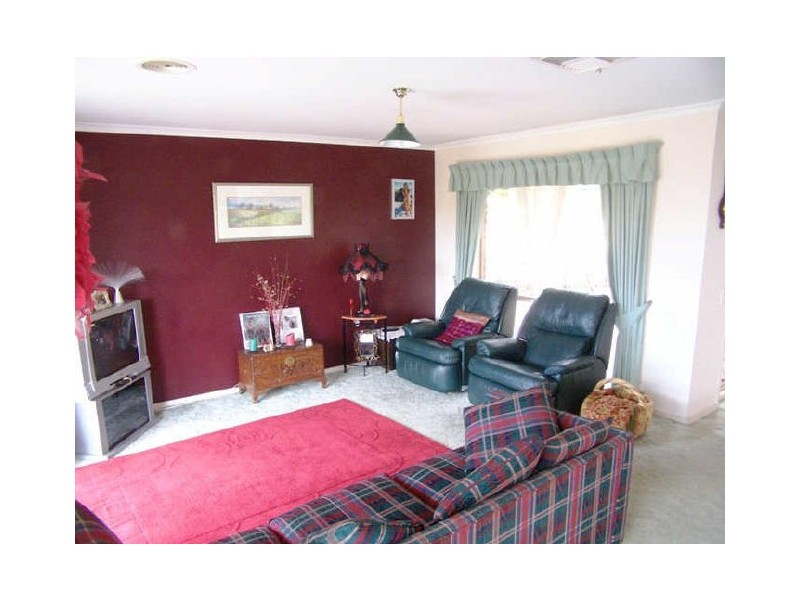 5 Roycroft Court, Kangaroo Flat VIC 3555