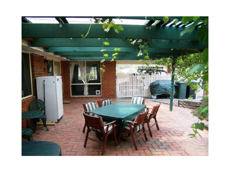 5 Roycroft Court, Kangaroo Flat VIC 3555