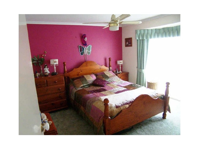 5 Roycroft Court, Kangaroo Flat VIC 3555