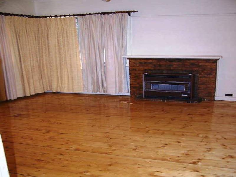 8 Koomba Street, White Hills VIC 3550