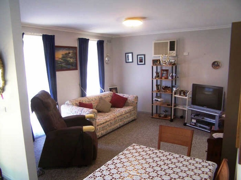 1/129 Havlin Street East, Flora Hill VIC 3550