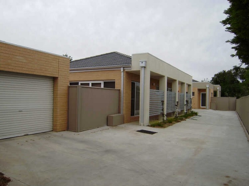 1/108 Neale Street, Flora Hill VIC 3550