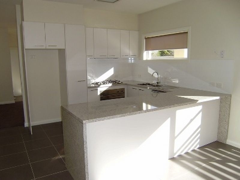 1/108 Neale Street, Flora Hill VIC 3550