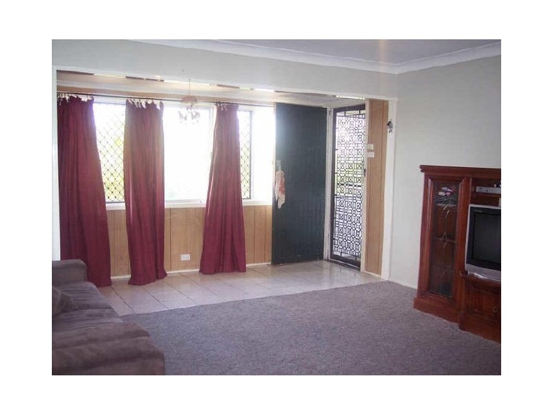 2 Jarrah Crescent, Logan Central QLD 4114