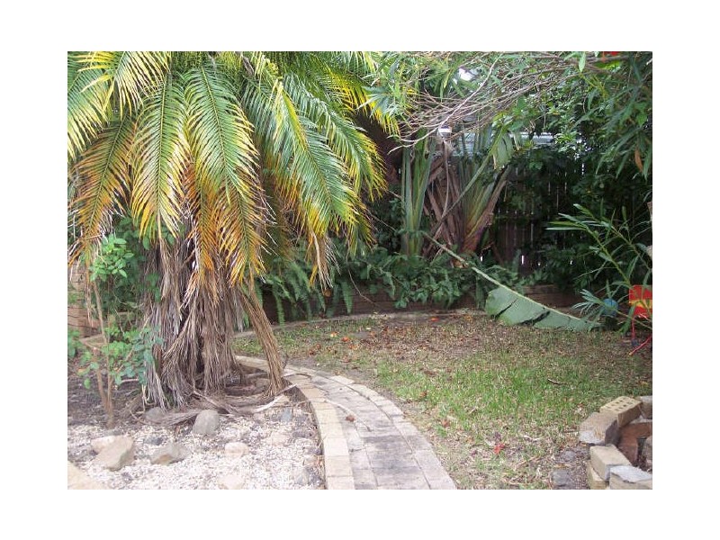 2 Jarrah Crescent, Logan Central QLD 4114