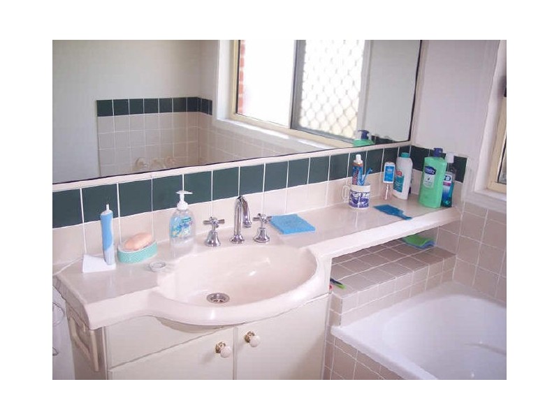 10 Lansdown Rd, Waterford West QLD 4133