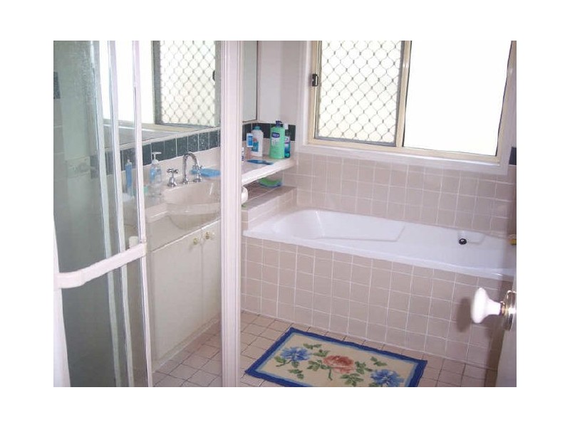 10 Lansdown Rd, Waterford West QLD 4133