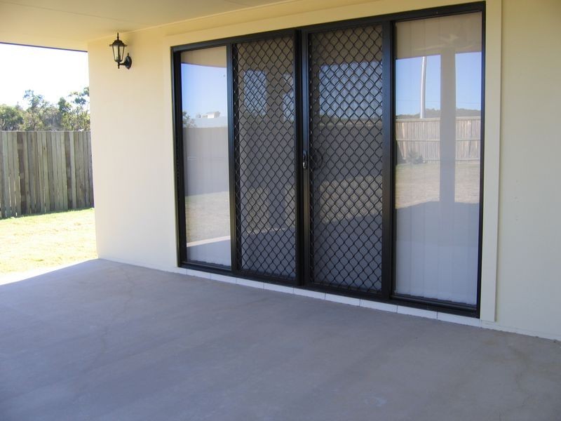 12 Dianella Circuit, Cooloola Cove QLD 4580