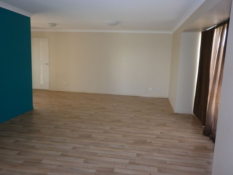 8 Creekside Esplanade, Cooloola Cove QLD 4580