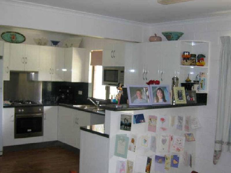 18 Endeavour Drive, Cooloola Cove QLD 4580