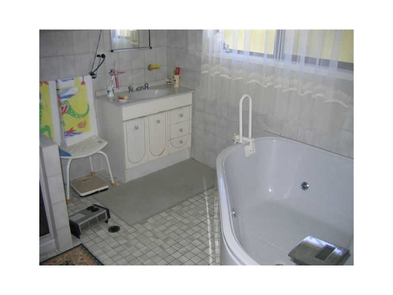 4 Tom Thumb Court, Cooloola Cove QLD 4580