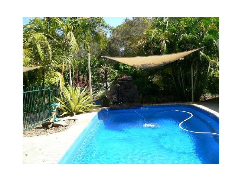 24 Queen Elizabeth Drive, Cooloola Cove QLD 4580