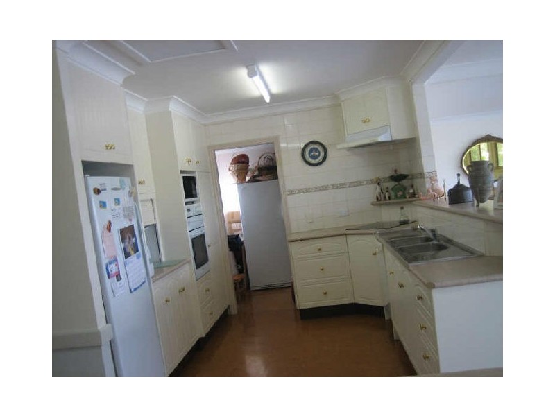 Cosy Cabin Emperor Street, Tin Can Bay QLD 4580