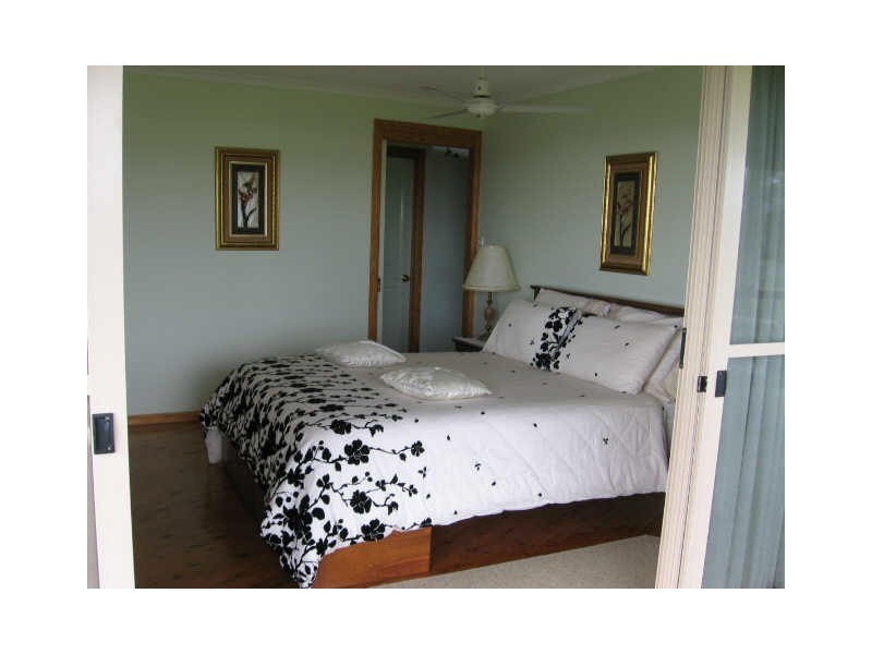 7 Illustrious Court, Cooloola Cove QLD 4580