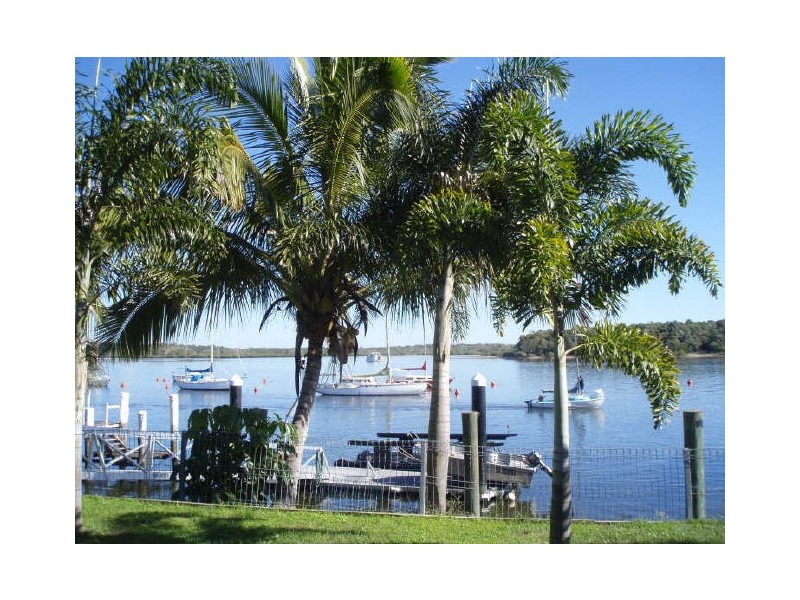 16 Esplanade, Tin Can Bay QLD 4580