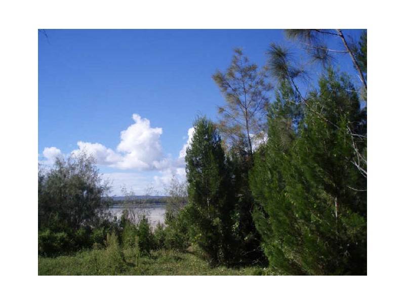 16 Esplanade, Tin Can Bay QLD 4580