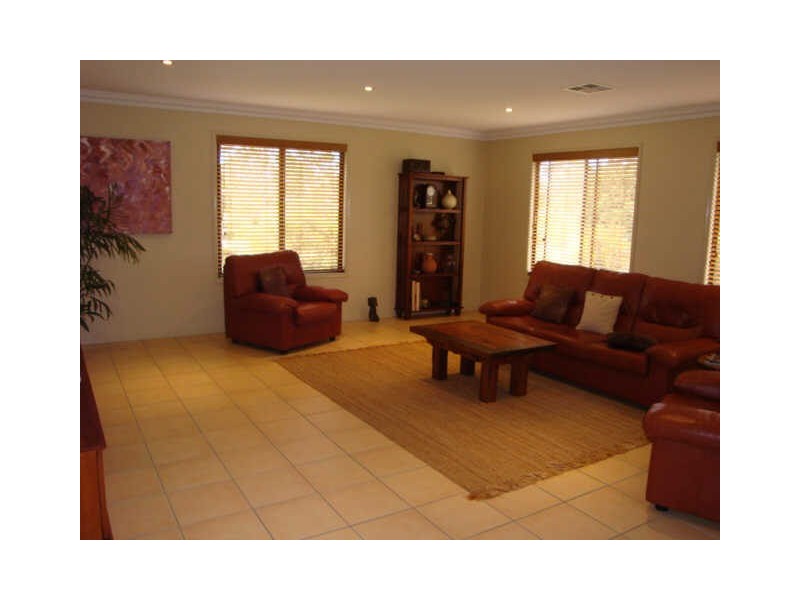 7 Sentinel Court, Cooloola Cove QLD 4580