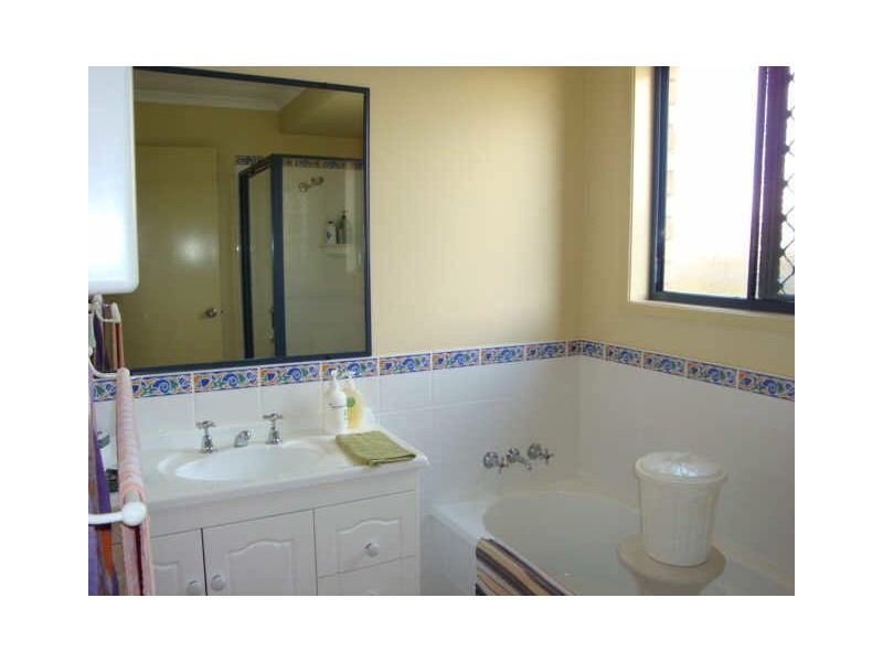 32 Canberra Avenue, Cooloola Cove QLD 4580