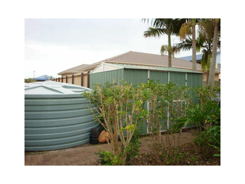 1 Aramac Court, Tin Can Bay QLD 4580