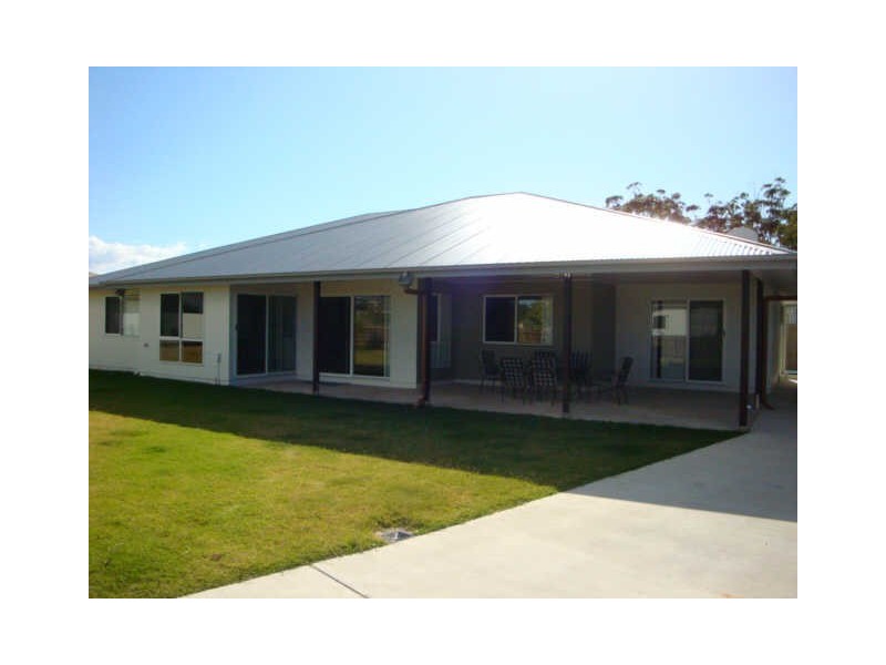27 Creekside Esplanade, Cooloola Cove QLD 4580