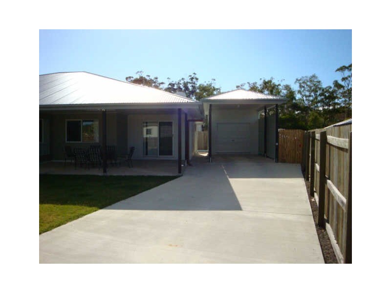 27 Creekside Esplanade, Cooloola Cove QLD 4580