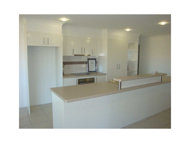 27 Creekside Esplanade, Cooloola Cove QLD 4580