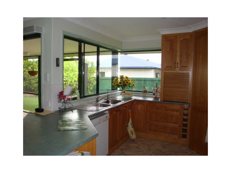 10 Marco Polo Dr, Cooloola Cove QLD 4580
