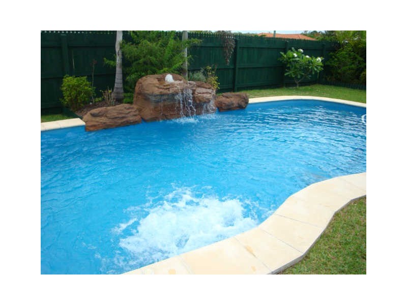 10 Marco Polo Dr, Cooloola Cove QLD 4580