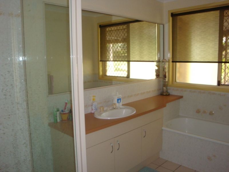 15 Mayflower Ct, Cooloola Cove QLD 4580