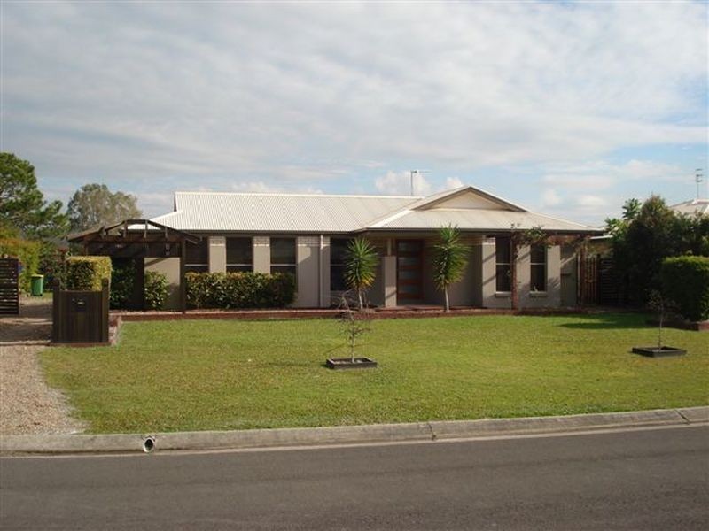 24 Kanimbla Ave, Cooloola Cove QLD 4580