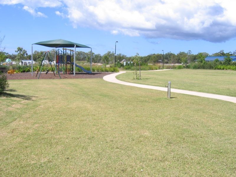 49 Creekside Esplanade, Cooloola Cove QLD 4580