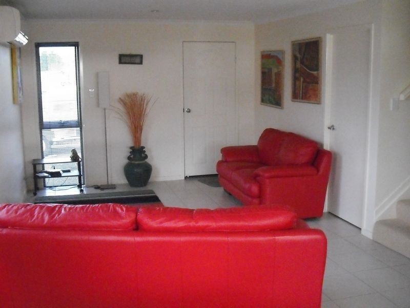 2/37 Creekside Esplanade, Cooloola Cove QLD 4580