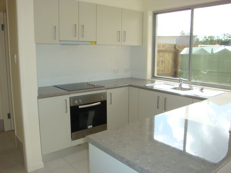 2/37 Creekside Esplanade, Cooloola Cove QLD 4580