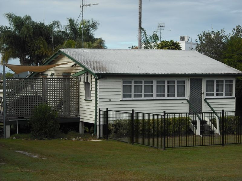 21 Gympie Rd, Tin Can Bay QLD 4580