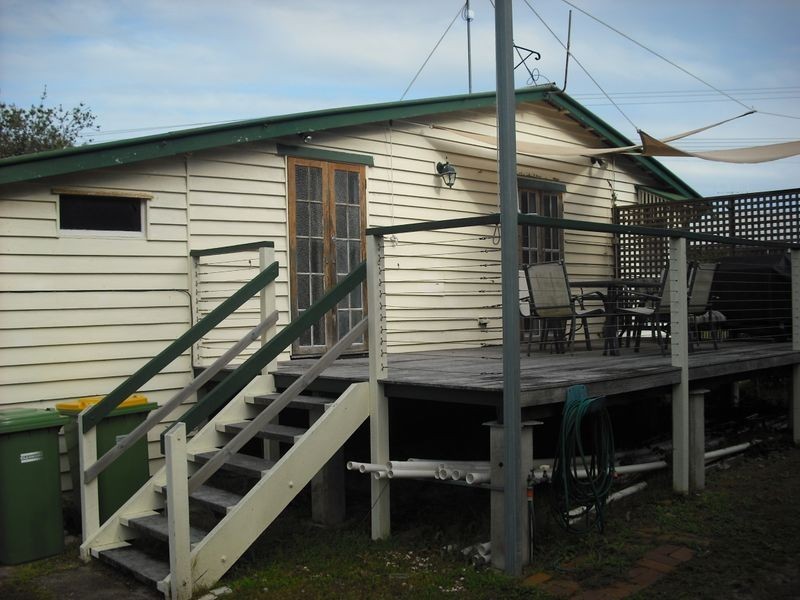 21 Gympie Rd, Tin Can Bay QLD 4580