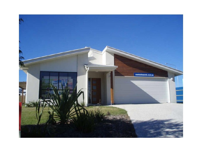 2 Creekside Esplanade, Cooloola Cove QLD 4580