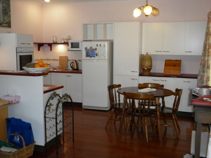 1 Mauretania Ave, Cooloola QLD 4580