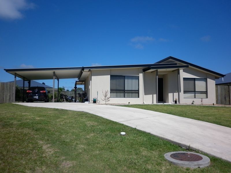 36 Creekside Esplanade, Cooloola Cove QLD 4580
