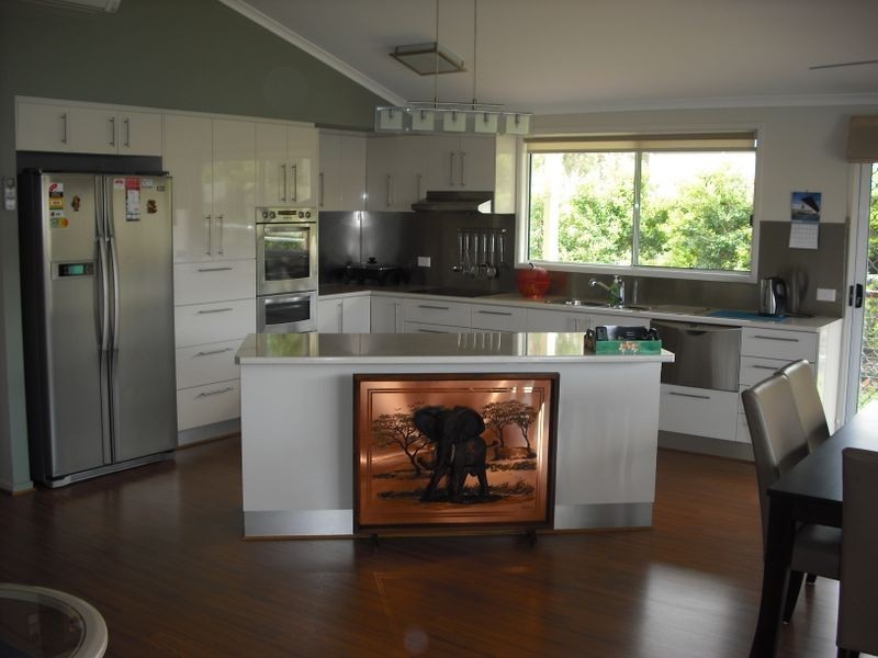 18 Queen Elizabeth Dv, Cooloola Cove QLD 4580