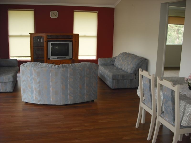 18 Queen Elizabeth Dv, Cooloola Cove QLD 4580