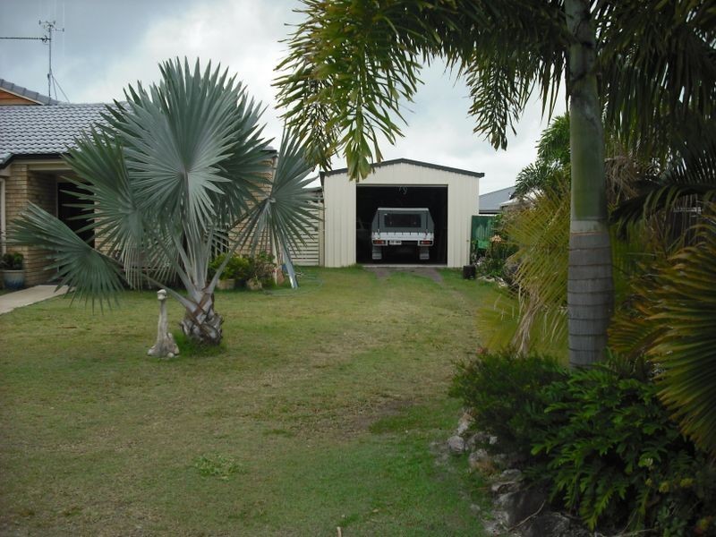 15 Tarwhine Ave, Tin Can Bay QLD 4580