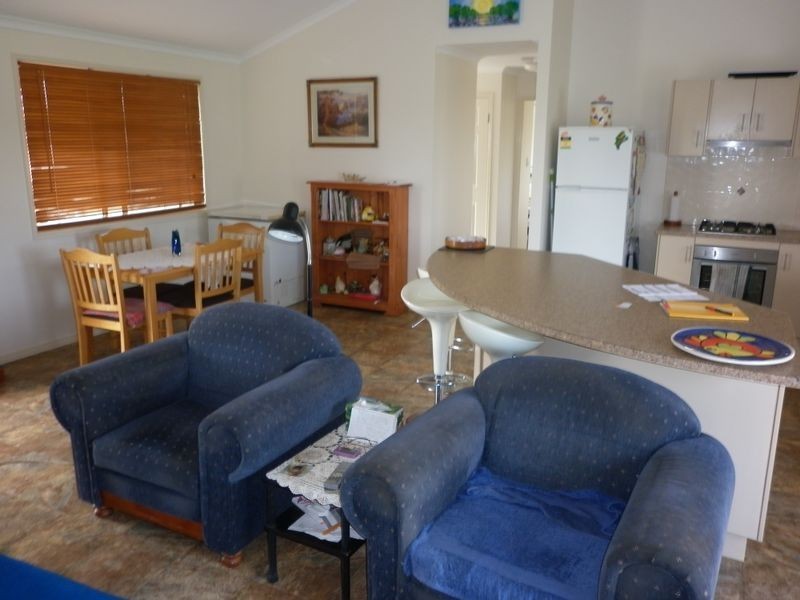 40 Canberra Ave, Cooloola Cove QLD 4580