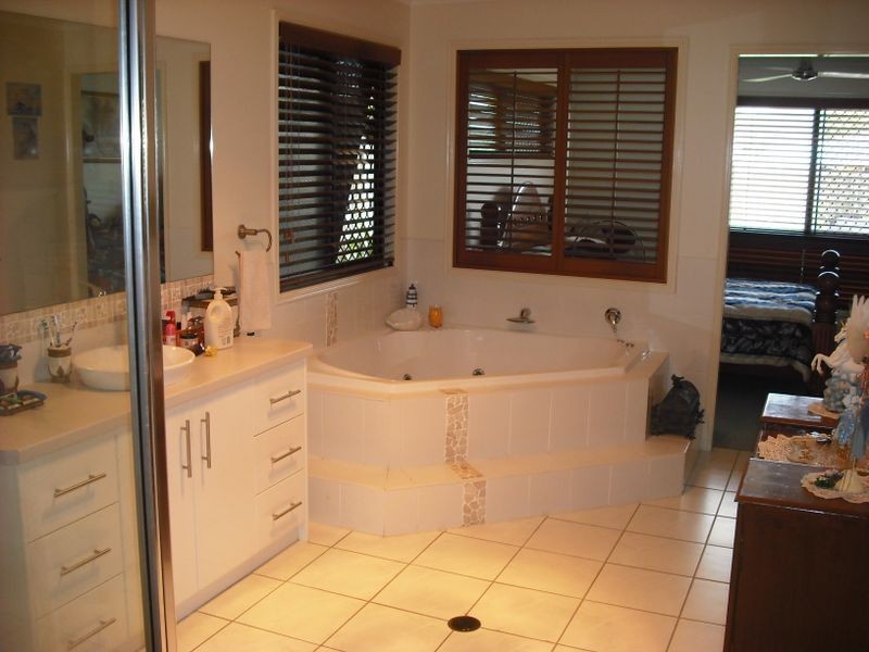 21 Kanimbla Ave, Cooloola Cove QLD 4580