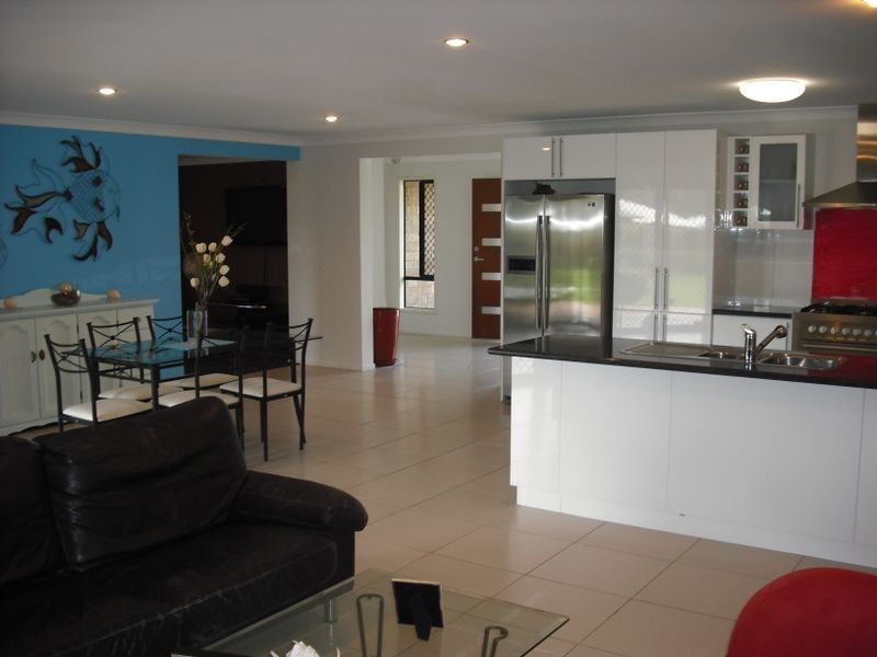 11 Kanimbla Ave, Cooloola Cove QLD 4580