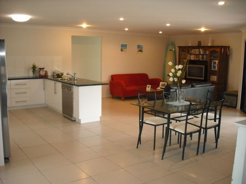 11 Kanimbla Ave, Cooloola Cove QLD 4580