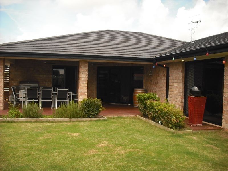 11 Kanimbla Ave, Cooloola Cove QLD 4580