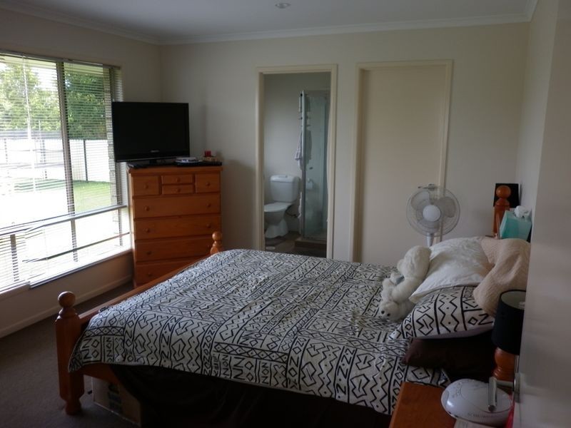 11 Dreadnought Ave, Cooloola Cove QLD 4580